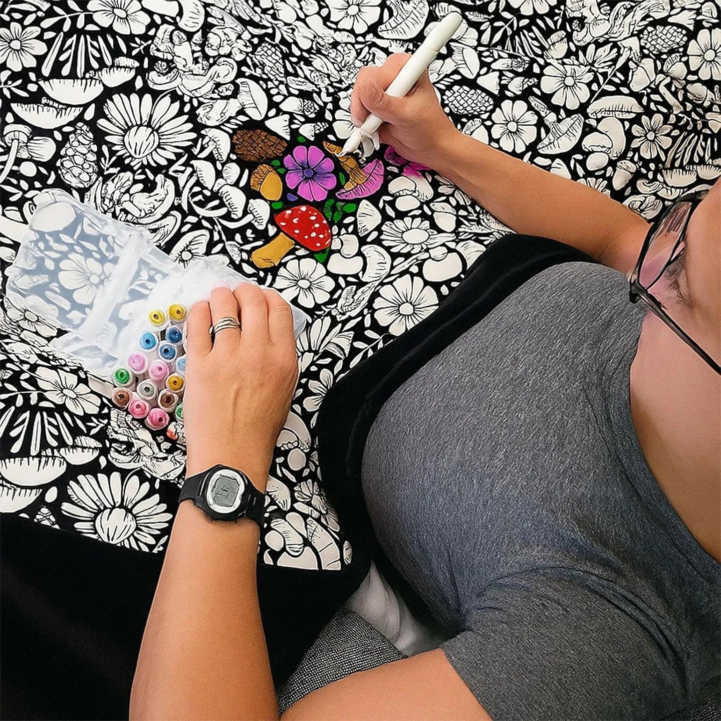 ColorCozy - DIY Color Your Own Fuzzy Blanket with 24 Markers